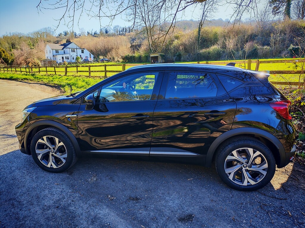 Renault Captur Suv 1.3 R.s. Line Tce 140 My22 2023 AX72HSG Black #2