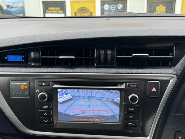 Toyota Auris 1.6 V-matic Sport Hatchback Euro FG13FJV Black #4