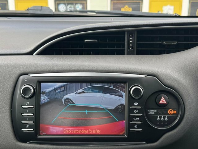 Toyota Yaris 1.5 Vvt-h Icon Hatchback Hybrid E-cvt E WN68KWB Red #4