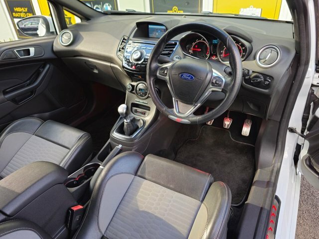Ford Fiesta 1.6T Ecoboost St-3 Hatchback Eur YA17KLC White #5