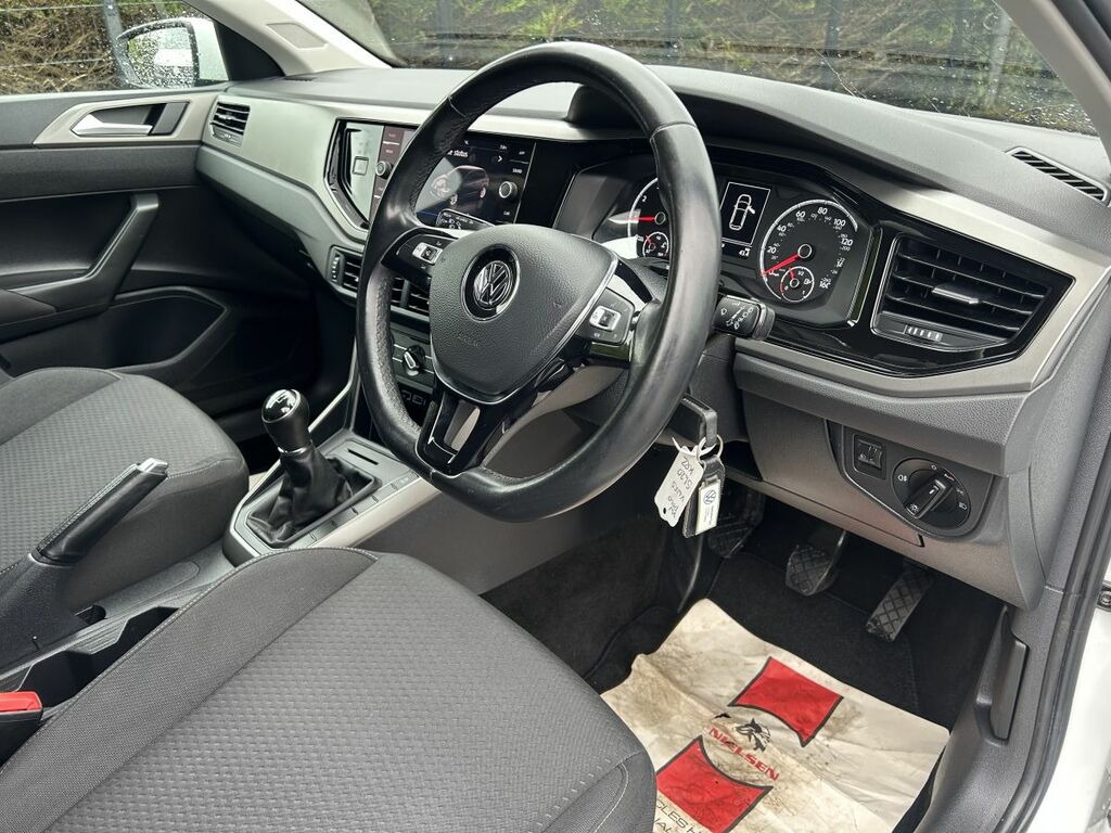 Volkswagen Polo Petrol White #6