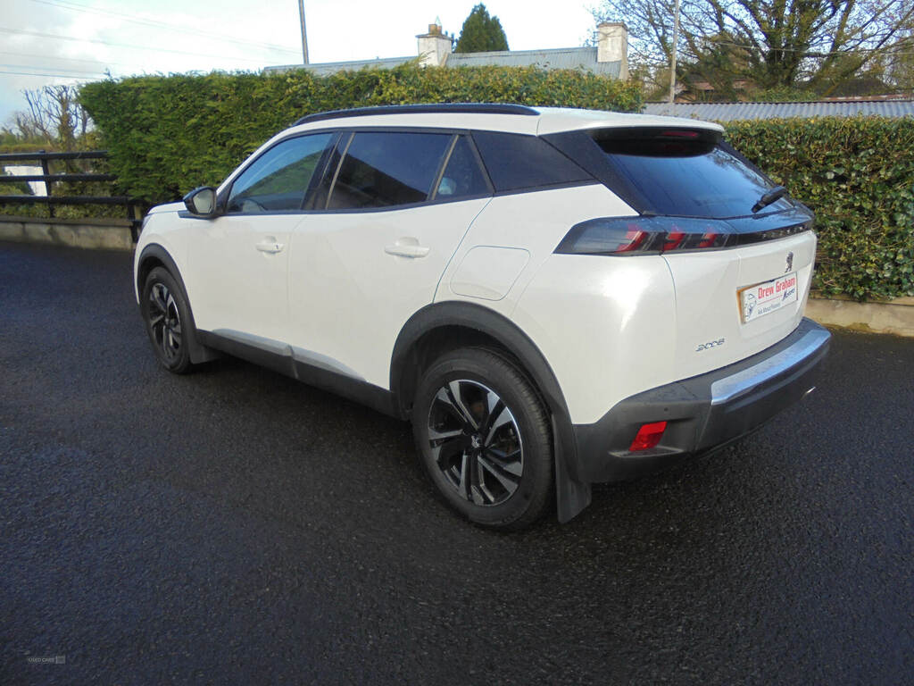 Peugeot 2008 1.5 Bluehdi 110 Allure Premium MK22VTW White #3