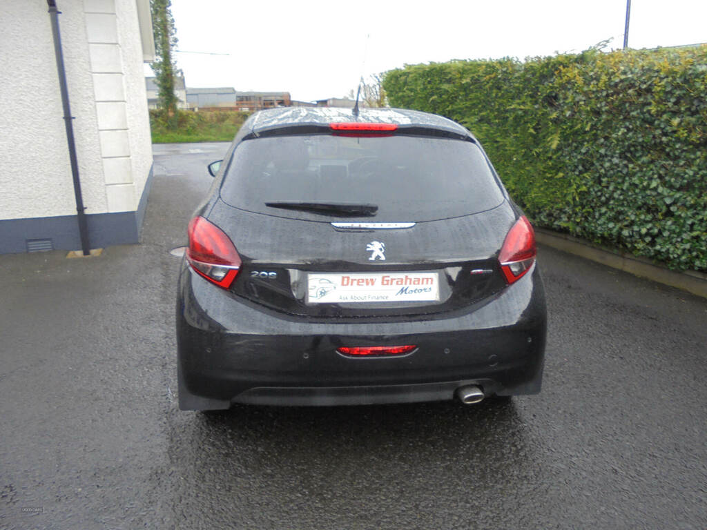Peugeot 208 1.6 Bluehdi 120 Gt Line Black #4