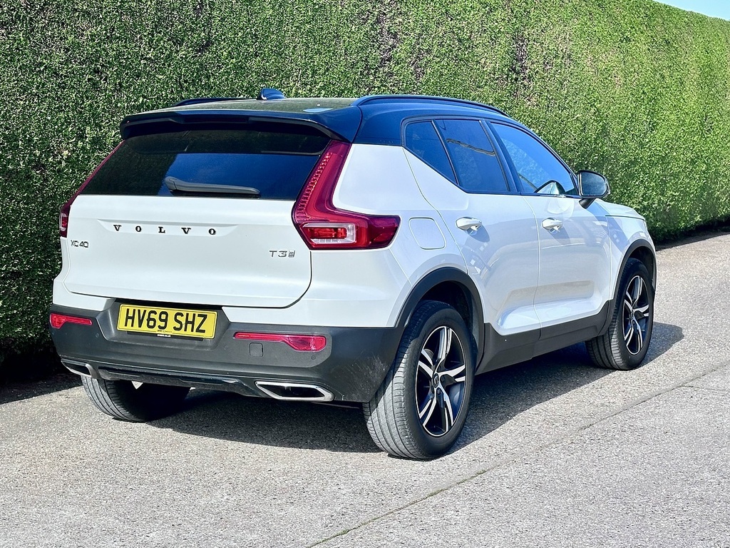 Volvo XC40 1.5 T3 R-design Suv Euro 6 Ss White #4