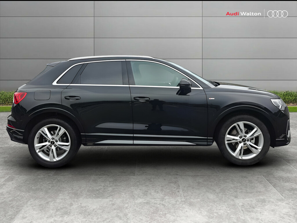 Audi Q3 S Line 35 Tfsi 150 Ps S Tronic RE75WVB Black #4