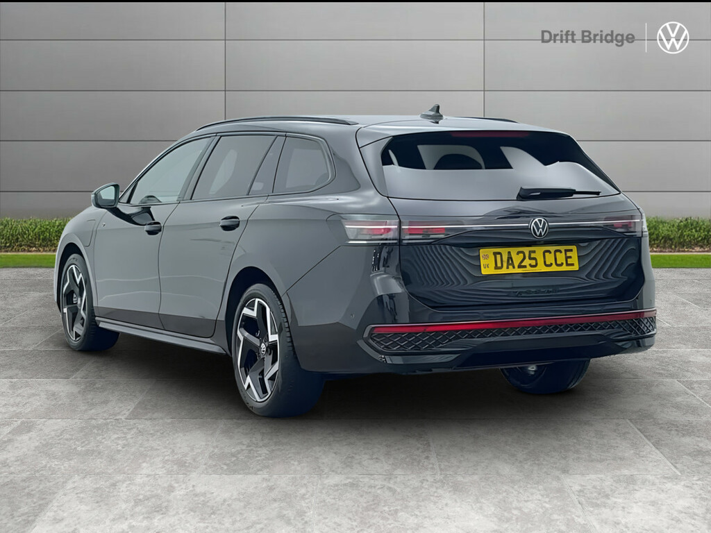 Volkswagen Passat 1.5 Tsi Ehybrid 272 R-line Dsg DA25CCE Black #3