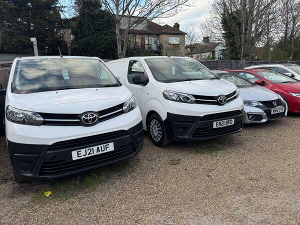 Toyota PROACE 1.5D Icon Medium Panel Van Mwb Euro 6 Ss 6Dr EN21BFO White #3