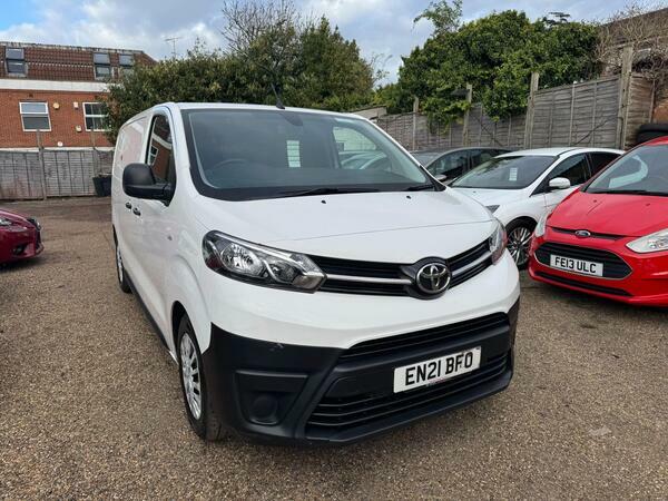 Toyota PROACE 1.5D Icon Medium Panel Van Mwb Euro 6 Ss 6Dr EN21BFO White #4