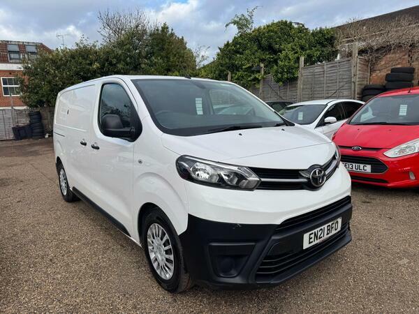 Toyota PROACE 1.5D Icon Medium Panel Van Mwb Euro 6 Ss 6Dr White