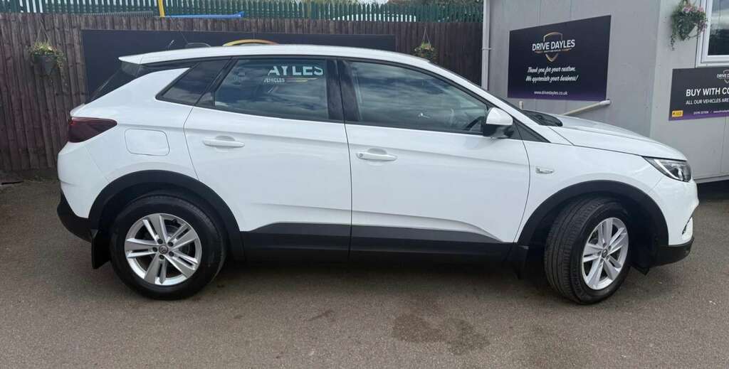 Vauxhall Grandland X 1.2 Grandland X Se T Ss YW18LBX White #4