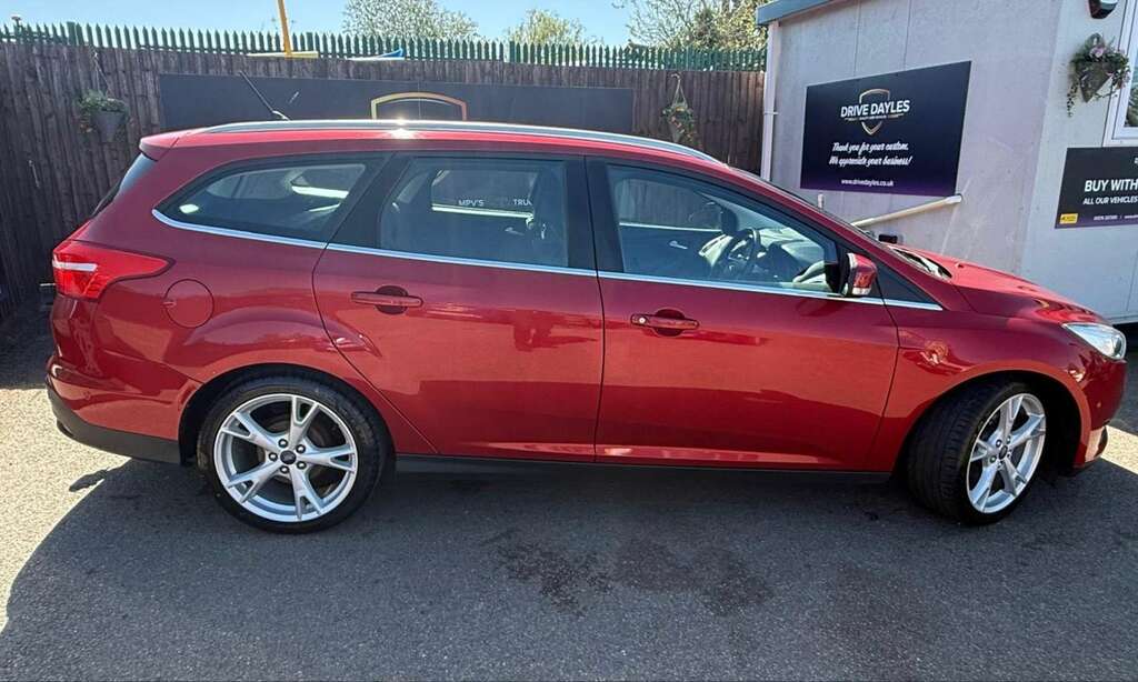 Ford Focus 1.5 Focus Titanium X Tdci EA67WKX Red #6