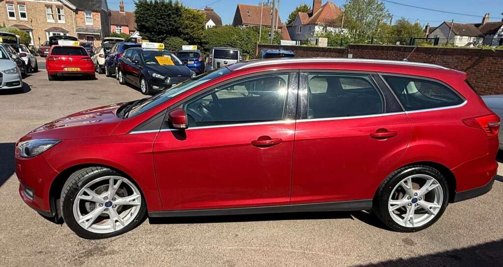 Ford Focus 1.5 Focus Titanium X Tdci EA67WKX Red #5