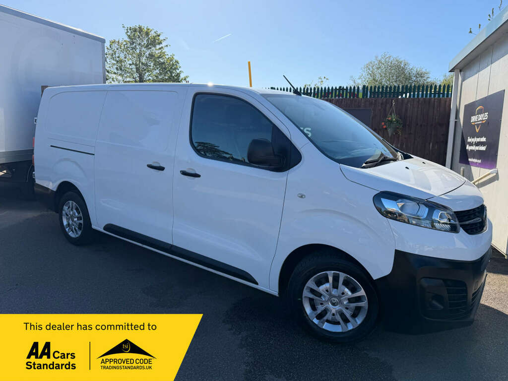 Vauxhall Vivaro 1.5 Vivaro 2900 Dynamic Ss White