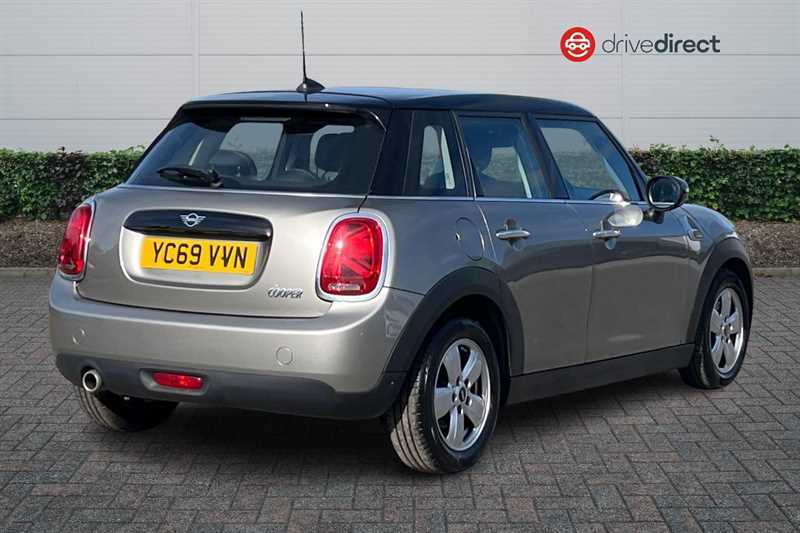 Mini Hatch 1.5 Cooper Classic Hatchback Steptronic YC69VVN Silver #3