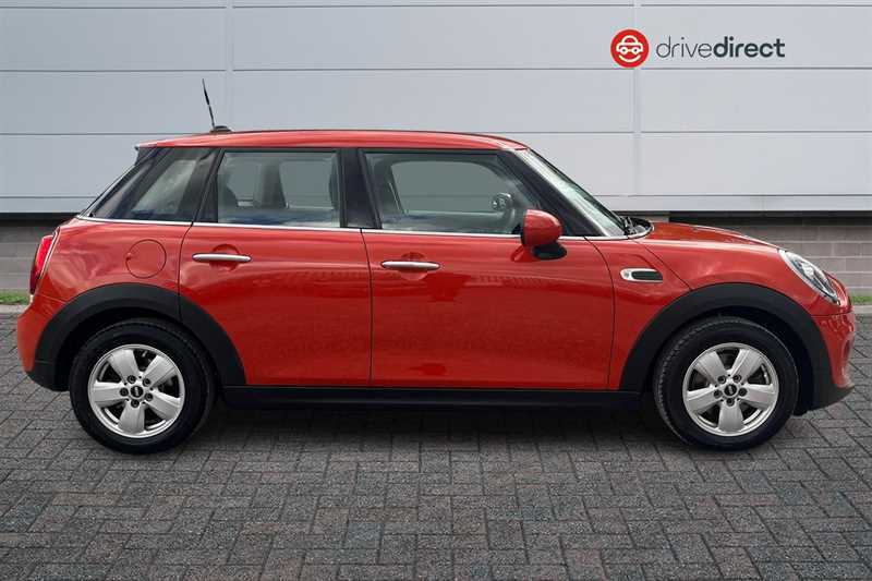 Mini Hatch 1.5 Cooper Hatchback Euro 6 Ss EG18TFU Orange #2
