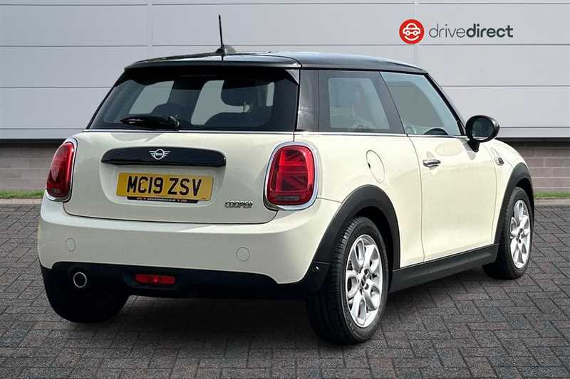 Mini Hatch 1.5 Cooper Classic Hatchback Eur MC19ZSV White #3