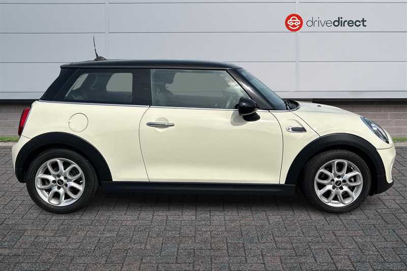 Mini Hatch 1.5 Cooper Classic Hatchback Eur MC19ZSV White #2