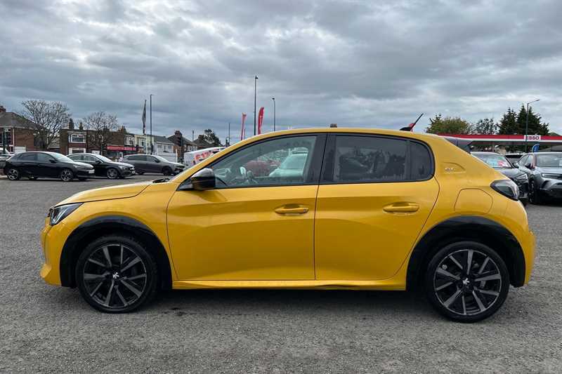 Peugeot 208 1.2 Puretech Gt Hatchback Euro 6 EF72SXR Yellow #3