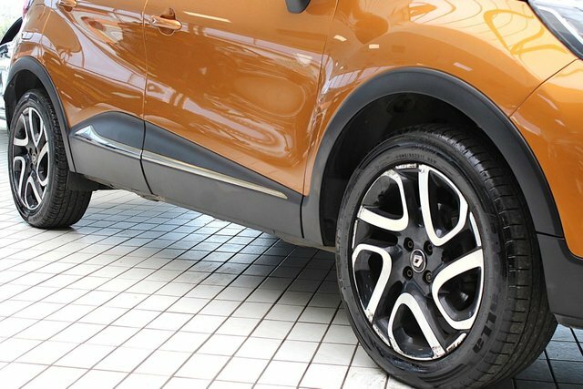 Renault Captur Dci Energy Iconic Suv VU19BBF Orange #6