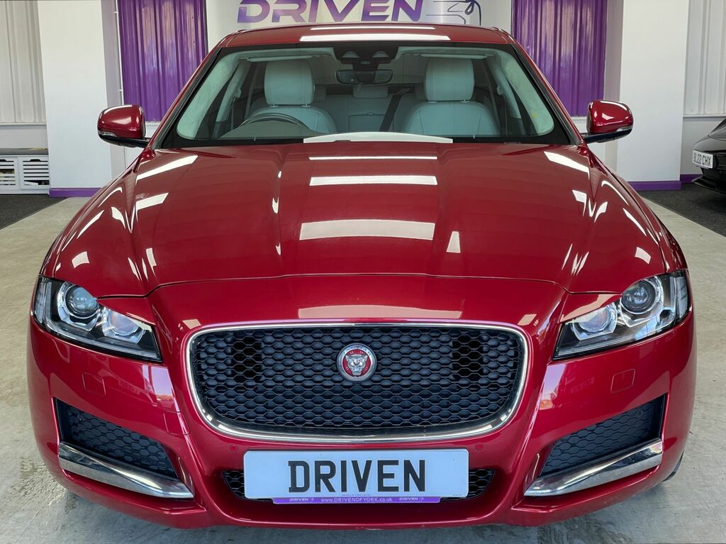 Jaguar XF Diesel AD19TPX Red #4