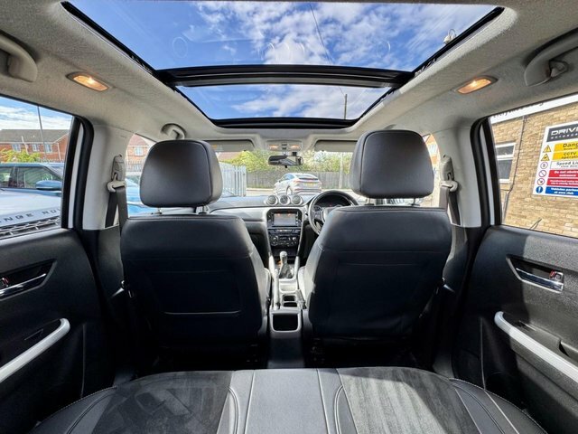 Suzuki Vitara 1.6 Sz5 Suv Euro 6 S S 120 Ps SL15WBX White #4