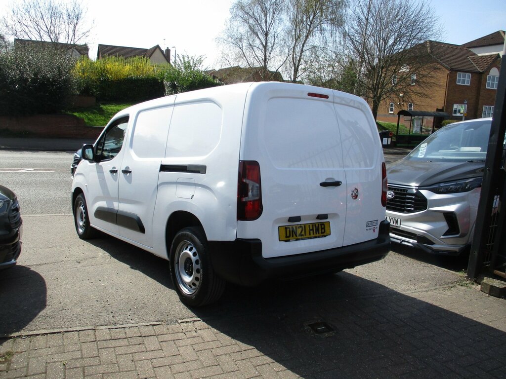 Vauxhall Combo 1.5 Turbo D 2300 Dynamic Panel Van Manu DN21HWB White #5