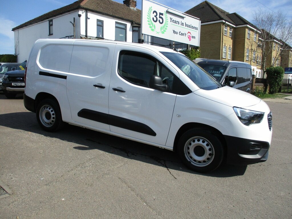 Vauxhall Combo 1.5 Turbo D 2300 Dynamic Panel Van Manu White