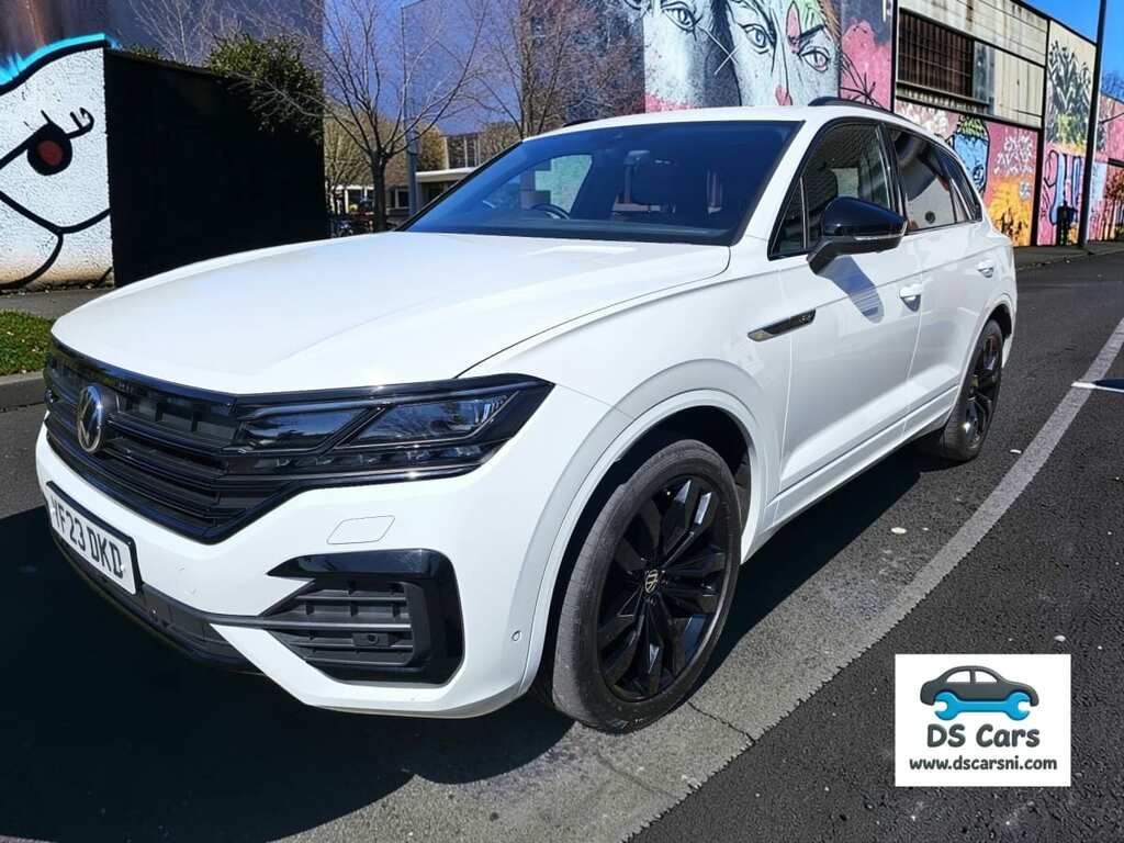 Volkswagen Touareg V6 Black Edition Tdi A YF23DKD White #3