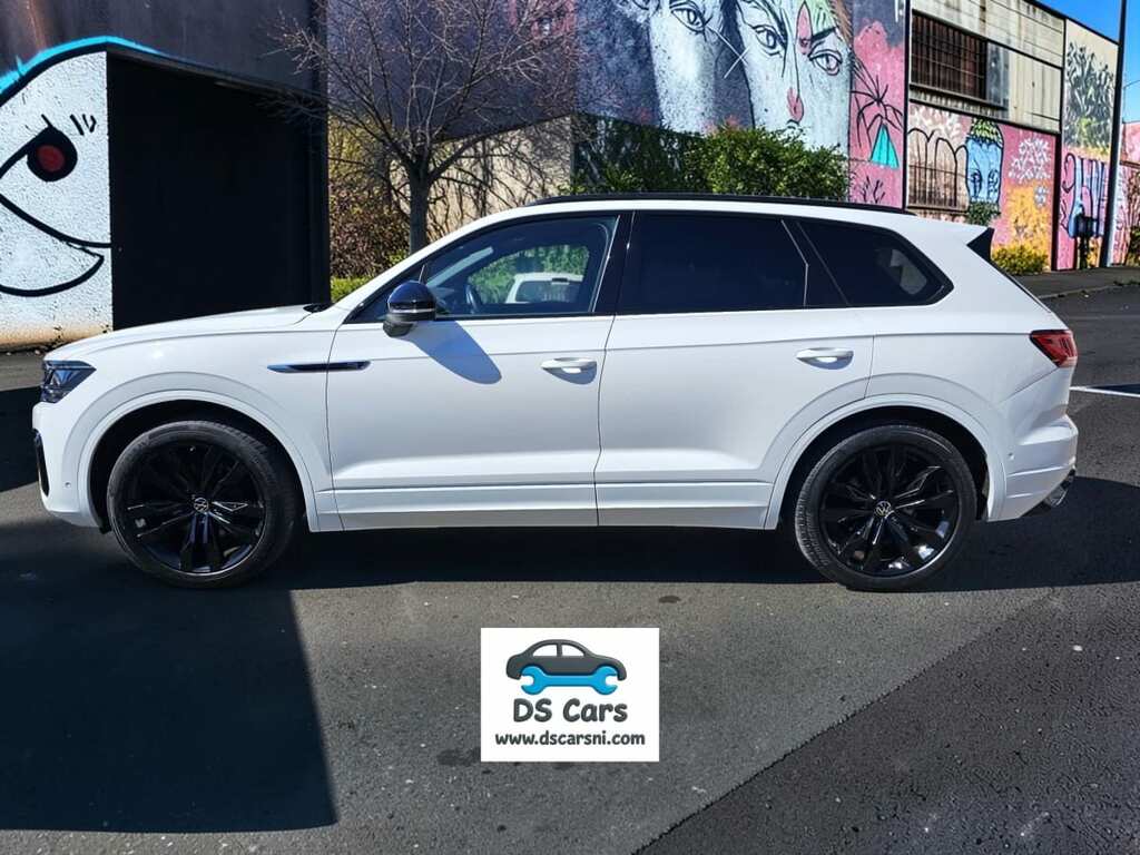 Volkswagen Touareg V6 Black Edition Tdi A YF23DKD White #4