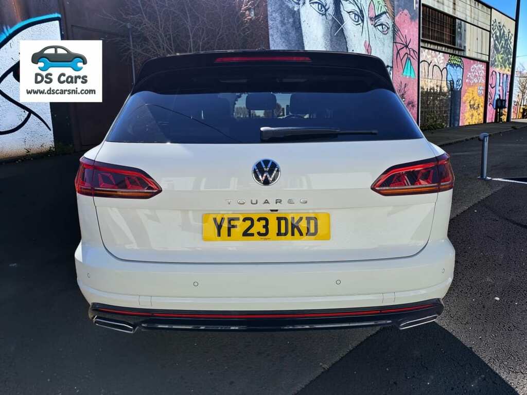 Volkswagen Touareg V6 Black Edition Tdi A YF23DKD White #6