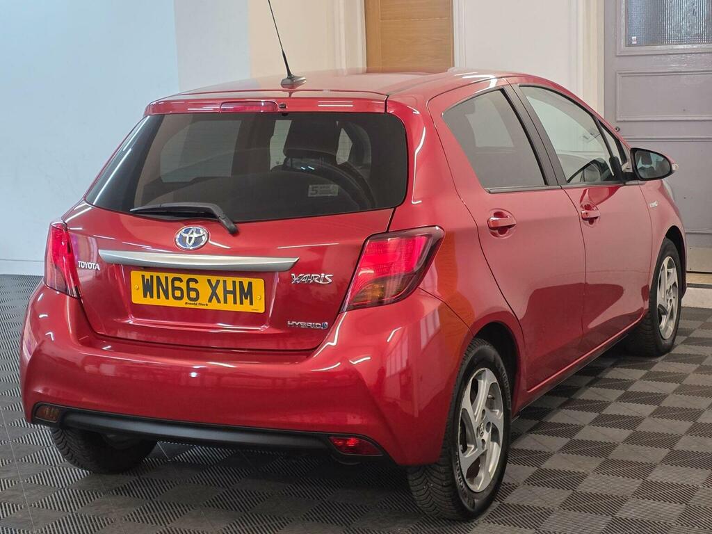 Toyota Yaris 1.5 Vvt-h Icon E-cvt Euro 6 WN66XHM Red #4
