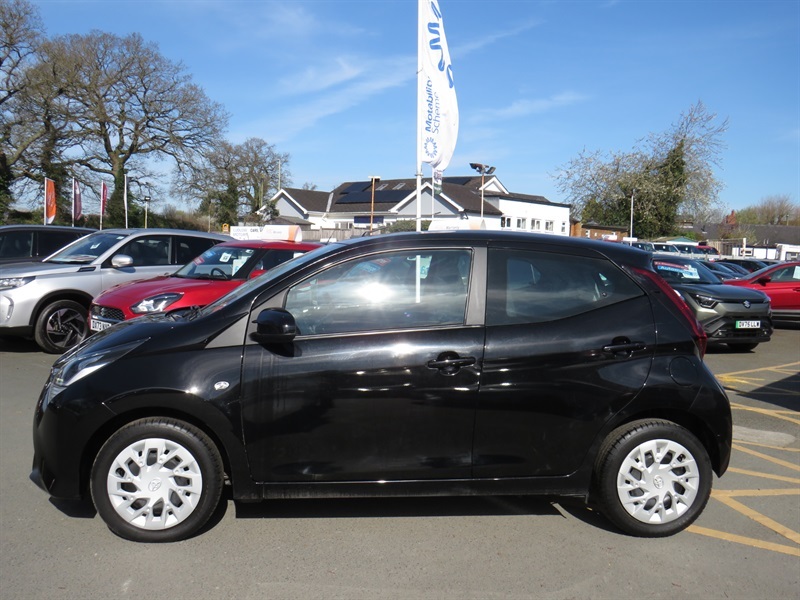 Toyota Aygo 1.0 Vvt-i X-play Hatchback X-shift Euro VU71MXM Black #4
