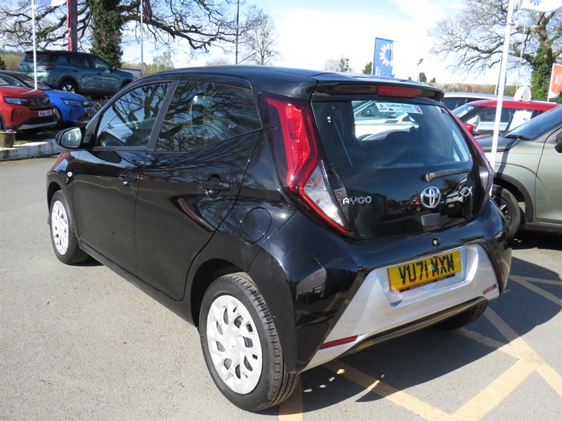 Toyota Aygo 1.0 Vvt-i X-play Hatchback X-shift Euro VU71MXM Black #5