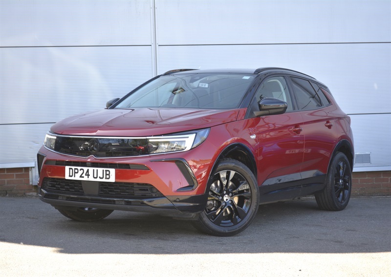 Vauxhall Grandland 1.6 14.2Kwh Gs Suv Plug-in Hybrid DP24UJB Red #2