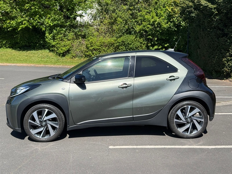 Toyota Aygo X 1.0 Vvt-i Exclusive Hatchback Eu FT73DDE Green #3