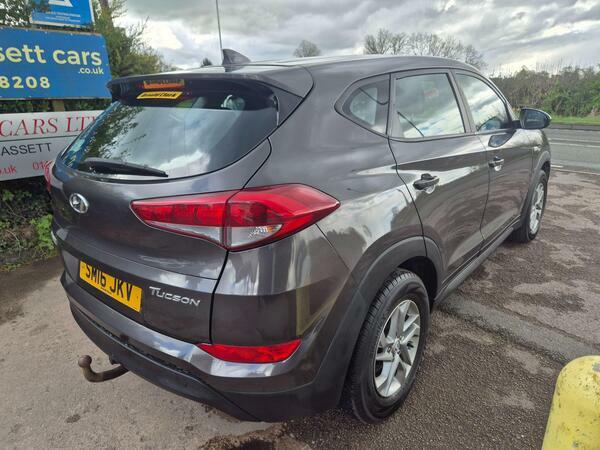Hyundai Tucson 1.7 Crdi Blue Drive S Euro 6 Ss SM16JKV Grey #4