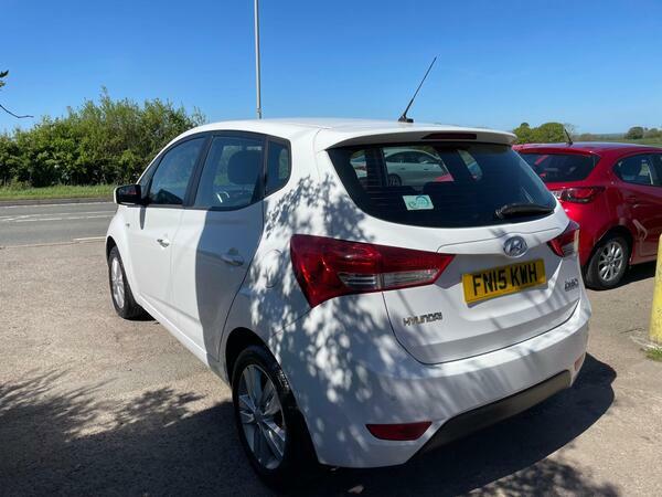 Hyundai Ix20 1.4 Active Euro 5 White #4