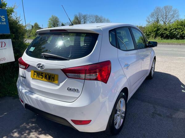Hyundai Ix20 1.4 Active Euro 5 White #3