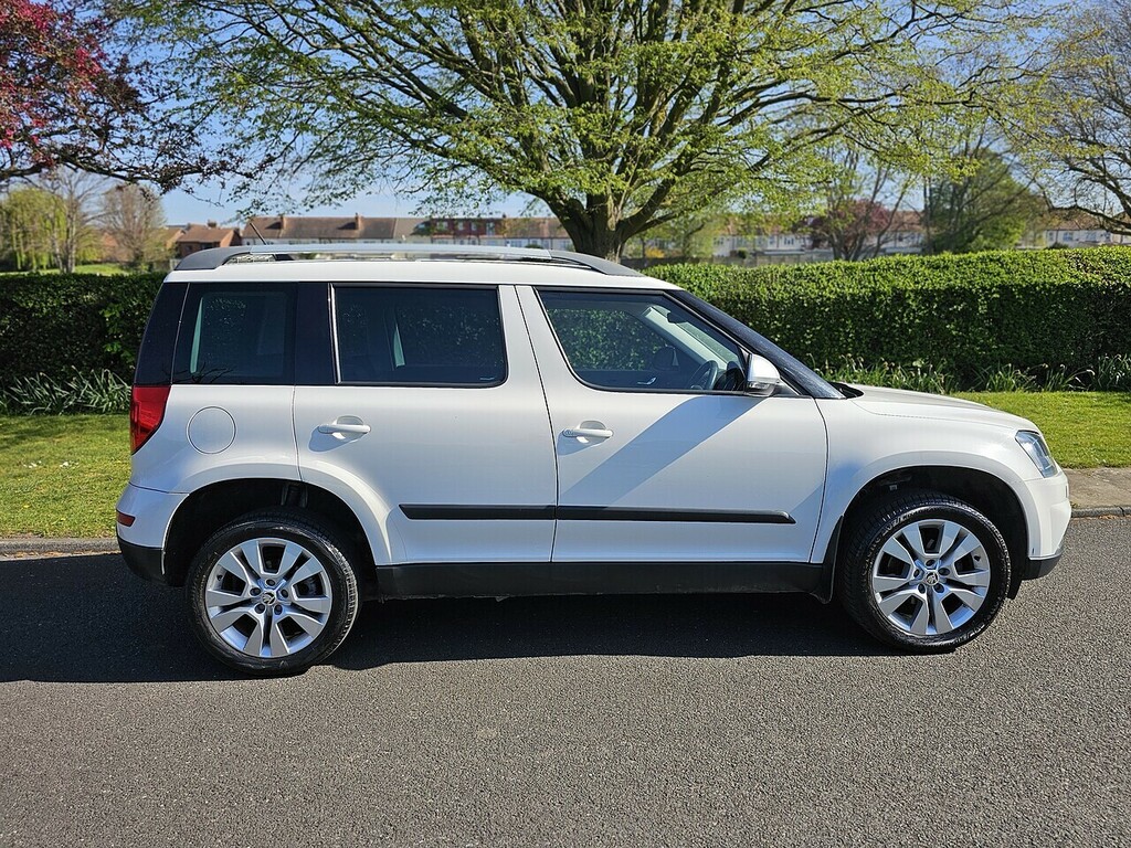 Skoda Yeti Tsi Se L Drive U3372 Ulez DA17EBK White #2