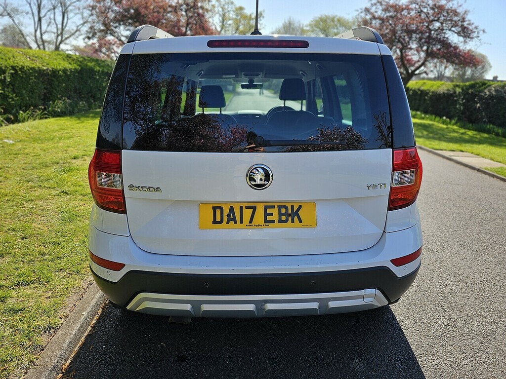 Skoda Yeti Tsi Se L Drive U3372 Ulez DA17EBK White #4