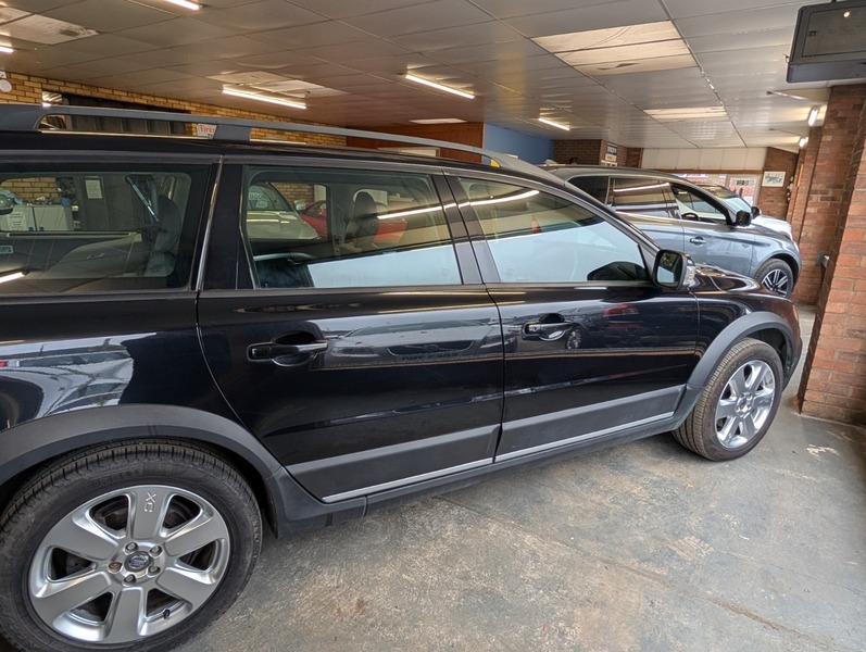 Volvo XC70 D5 Se Sport Black #4