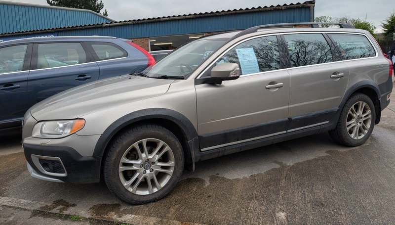 Volvo XC70 D5 Se Awd Gold