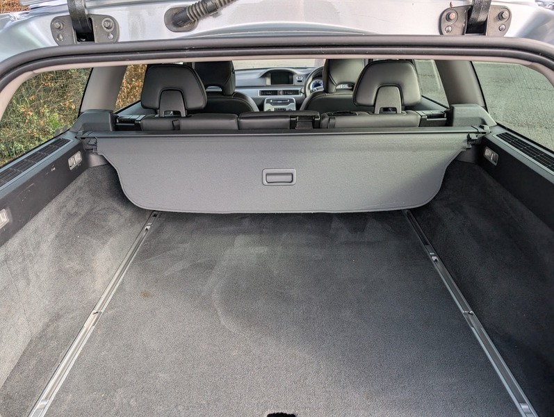 Volvo V70 Se Lux Red #13