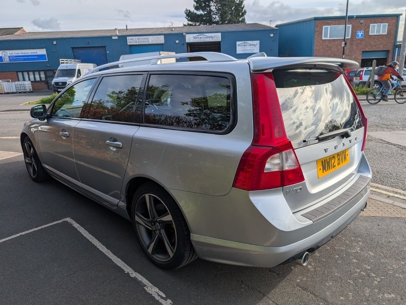 Volvo V70 Se Lux Red #4