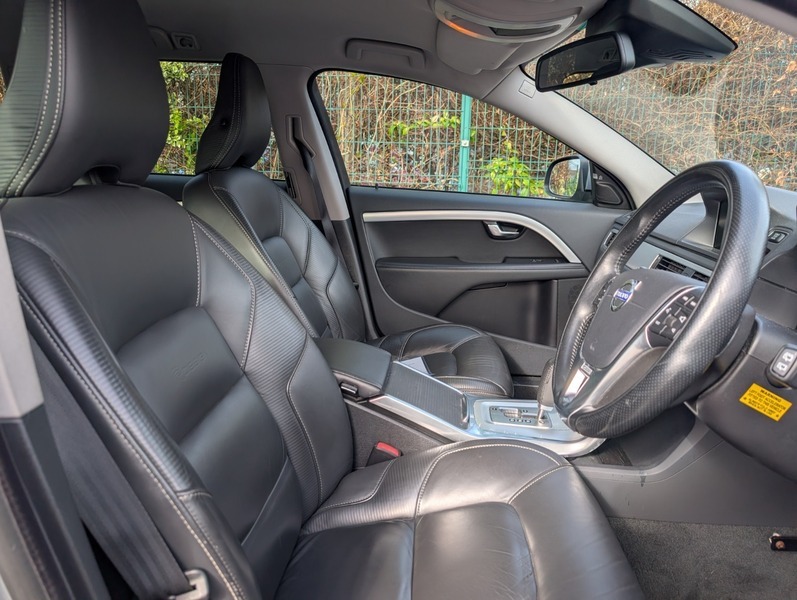 Volvo V70 Se Lux Red #17