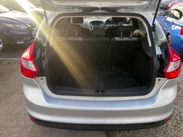 Ford Focus Zetec Silver #6