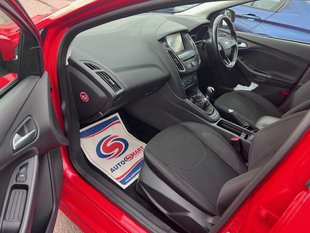 Ford Focus Zetec S Tdci BD65YVU Red #4