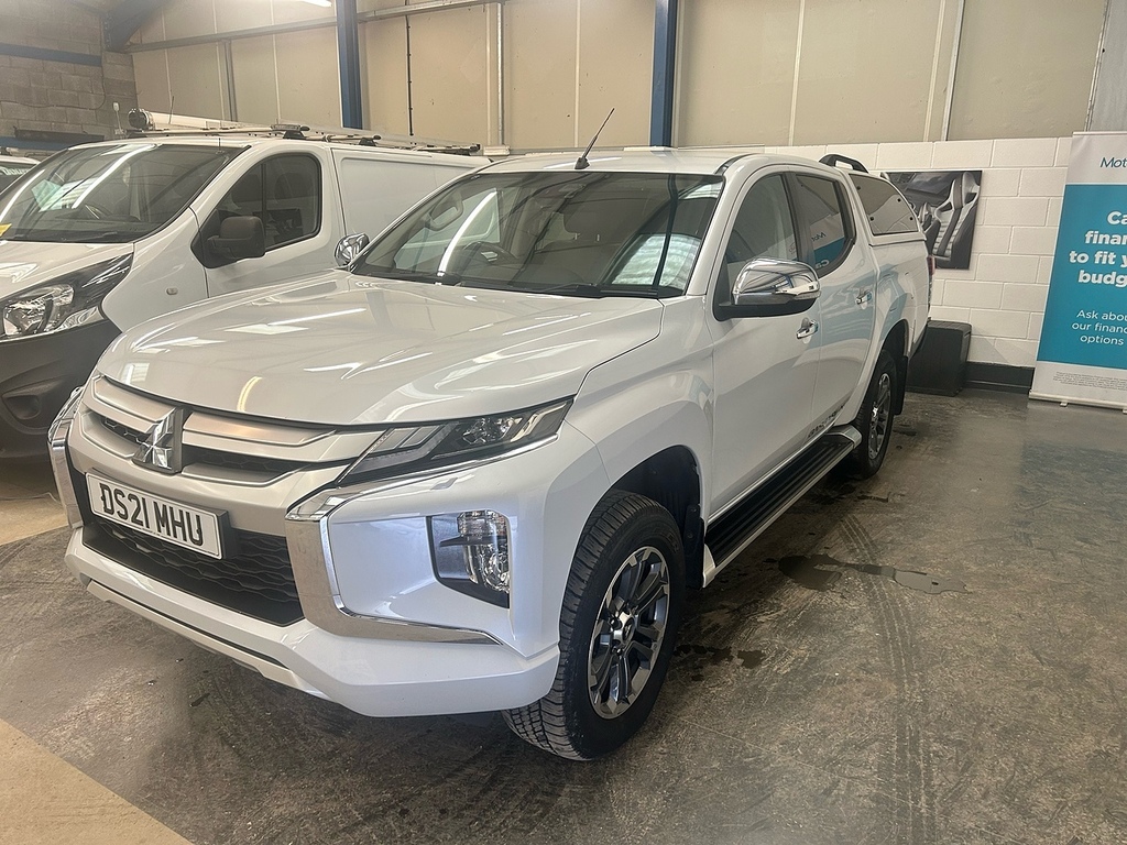 Mitsubishi L200 Di-d Dc Barbarian U3128 Ulez White #3