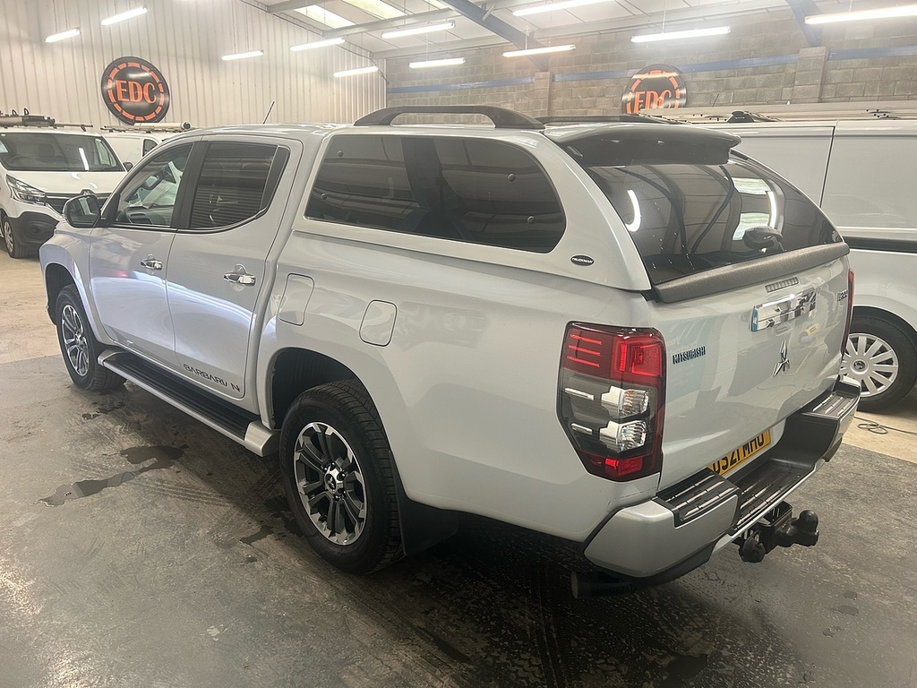 Mitsubishi L200 Di-d Dc Barbarian U3128 Ulez White #4