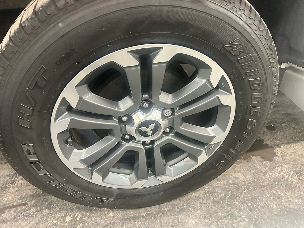 Mitsubishi L200 Di-d Dc Barbarian U3128 Ulez White #6